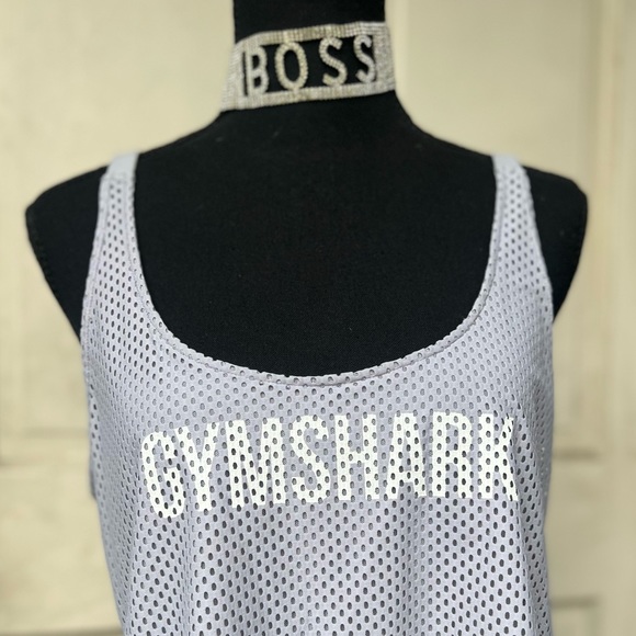 Gym Shark Crop Top 💪 - Picture 3 of 4